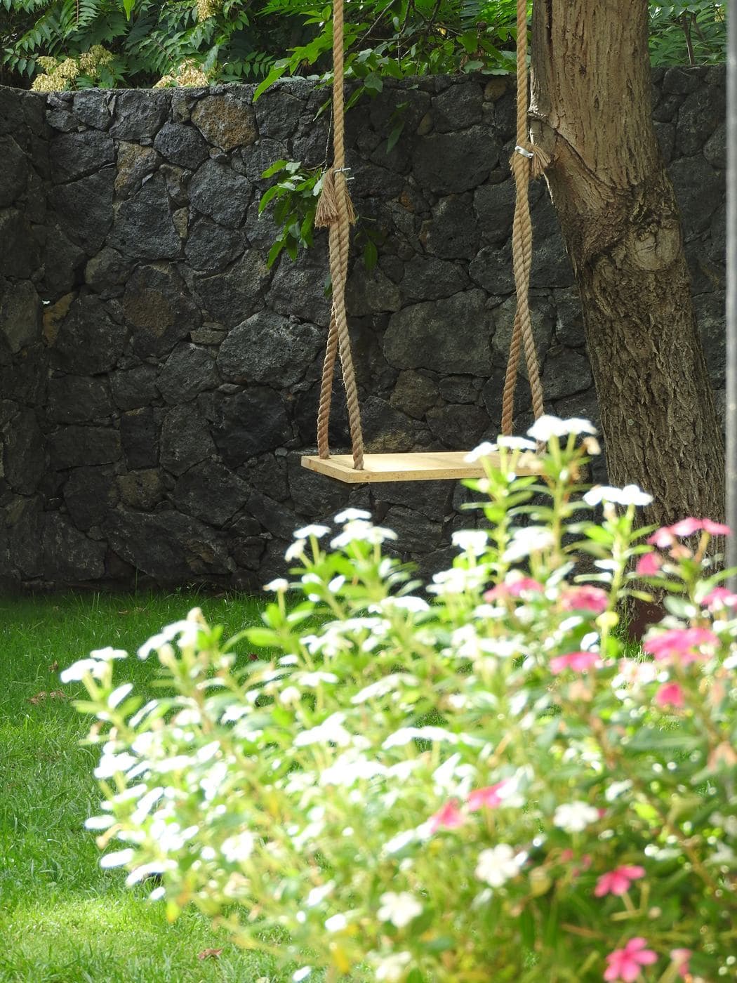 L'altalena in giardino